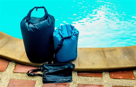 best waterproof travel pouch.